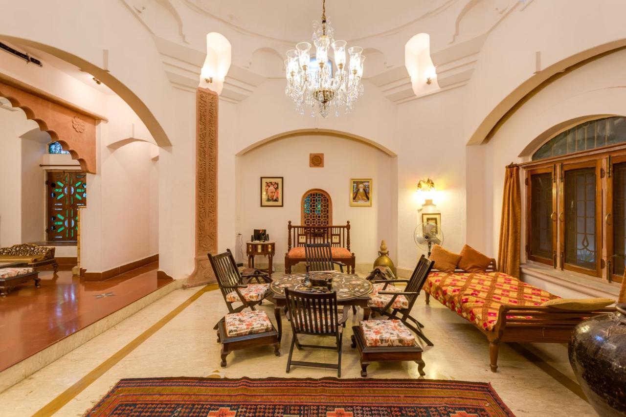 Hostie Chinar Haveli - Heritage Home With Pool, Gurgaon Exteriör bild