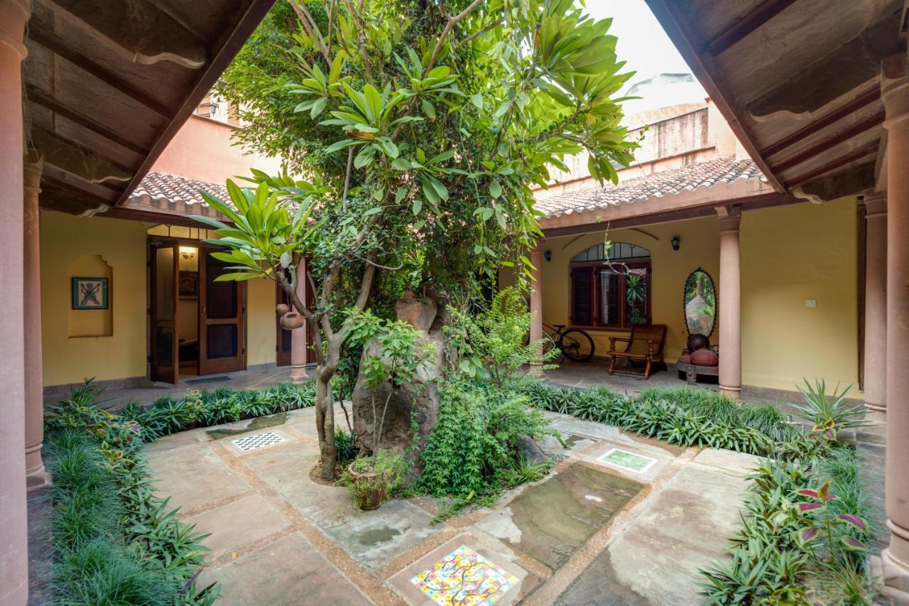 Hostie Chinar Haveli - Heritage Home With Pool, Gurgaon Exteriör bild