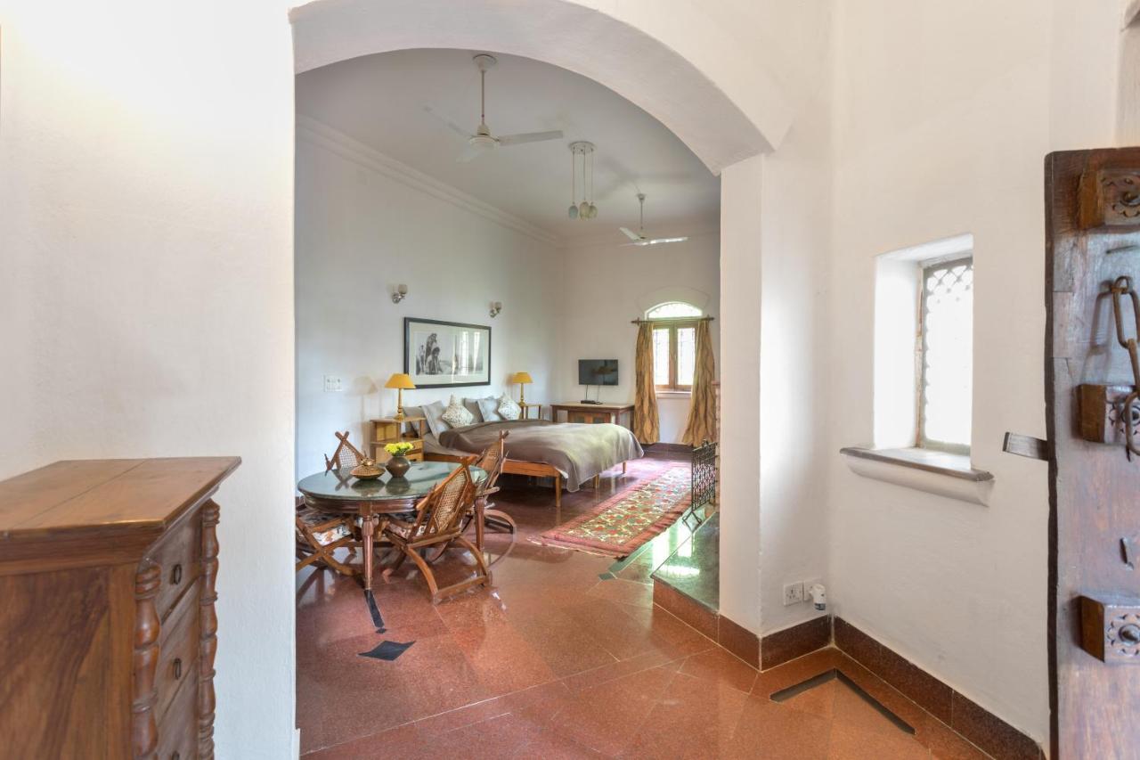 Hostie Chinar Haveli - Heritage Home With Pool, Gurgaon Exteriör bild