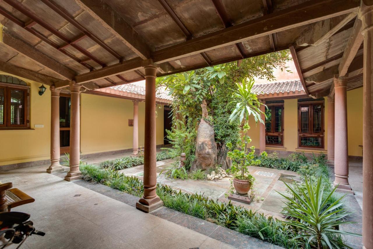 Hostie Chinar Haveli - Heritage Home With Pool, Gurgaon Exteriör bild